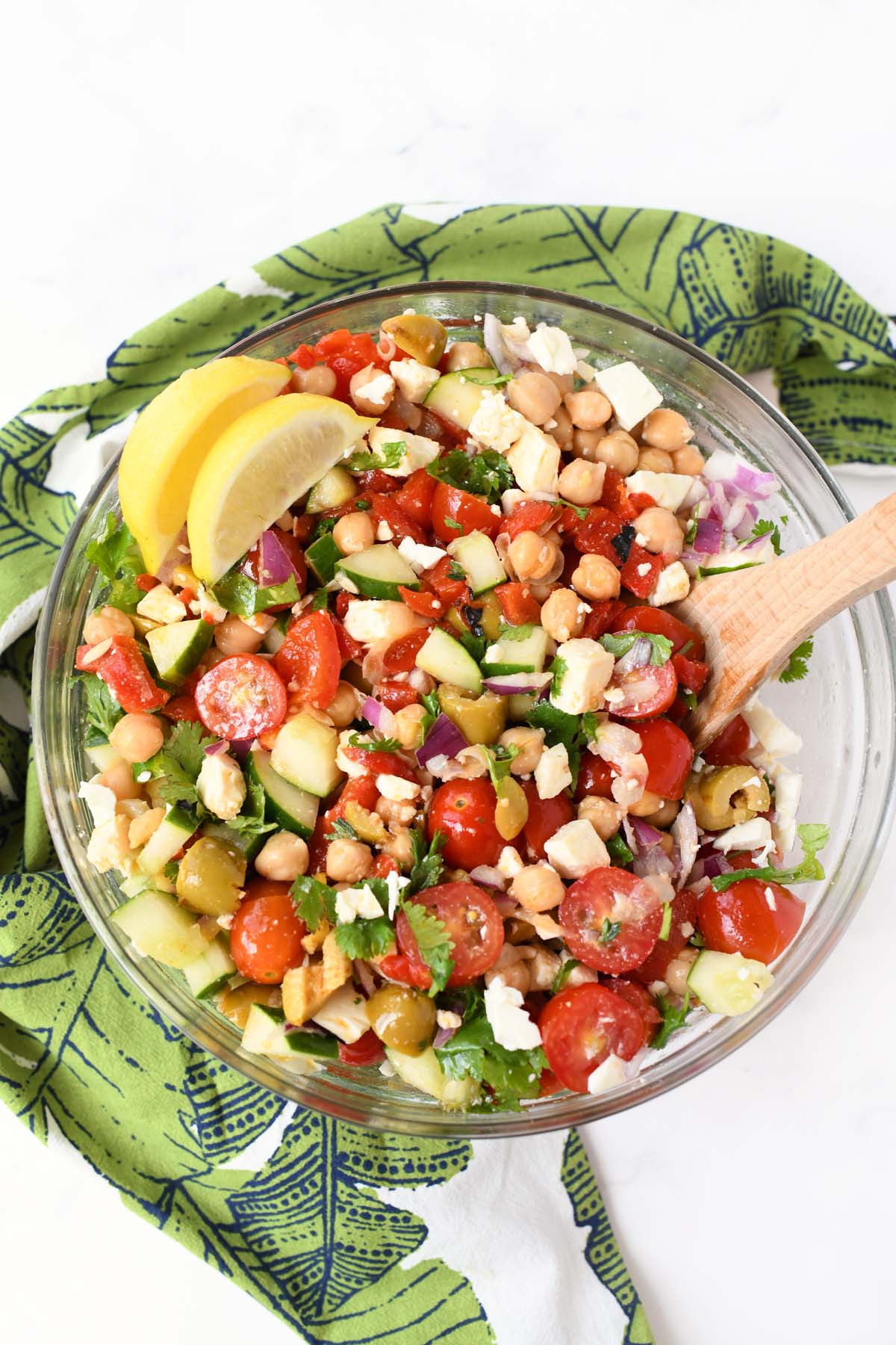 Delicious Mediterranean Chickpea Salad - Sizzling Eats